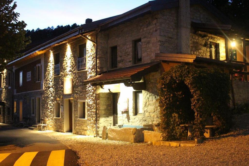 Agriturismo La Nevera Ланцо-д'Інтельві Екстер'єр фото